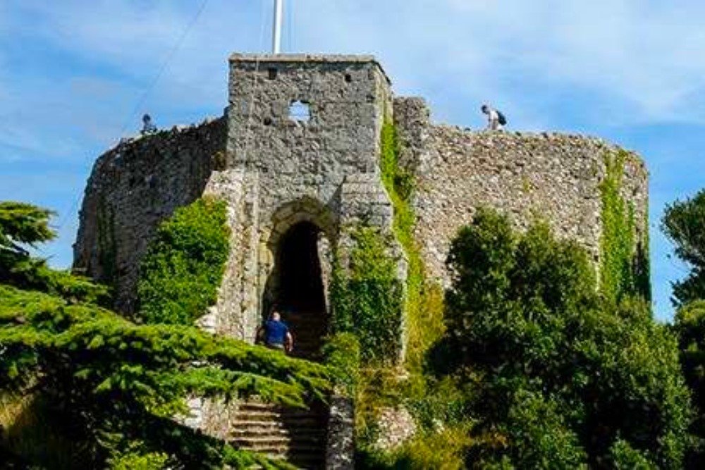 Carisbrooke Castle